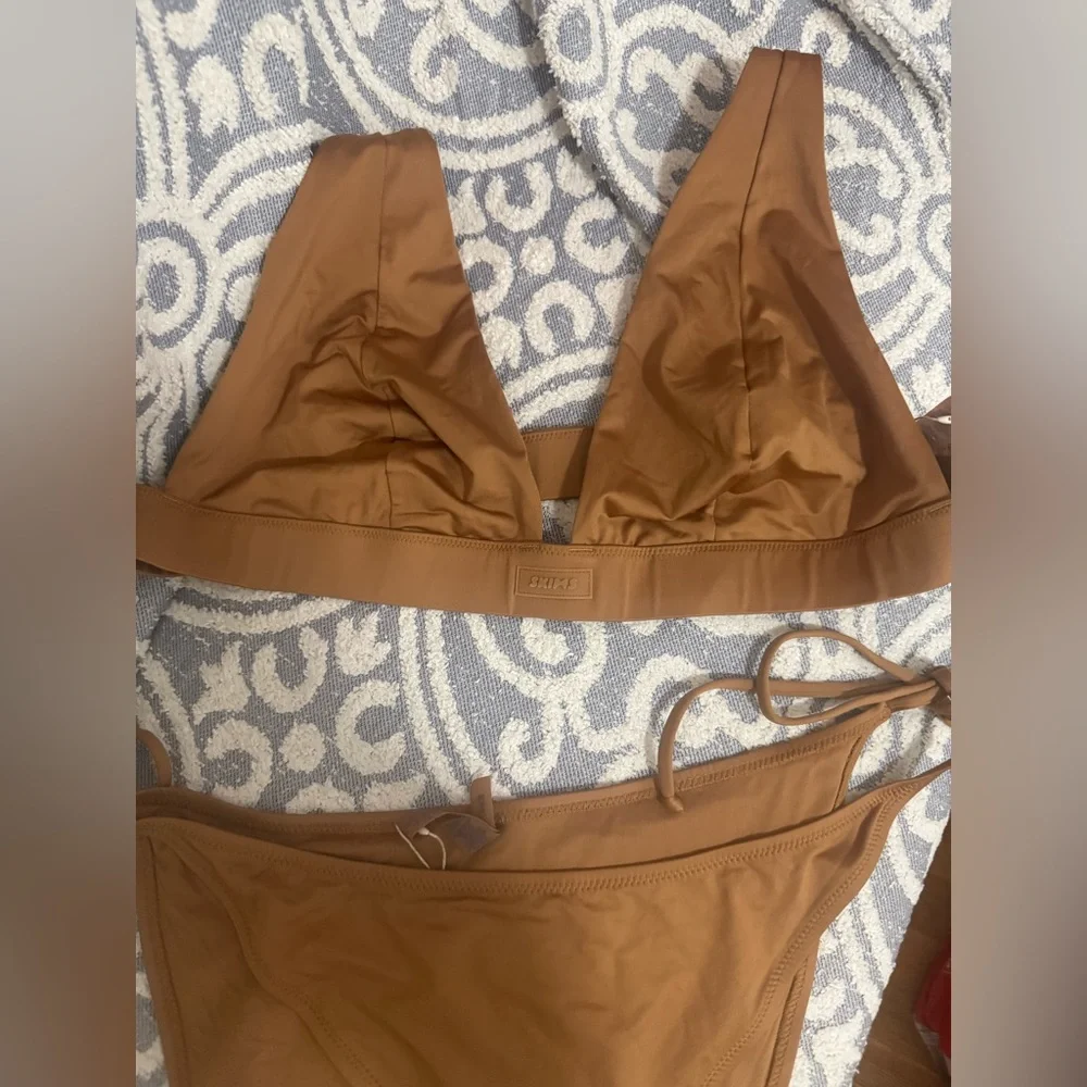 SKIMS Size 4X Swim Plunge Top + Tie Bikini Bottom Set Almond Women’s NWT